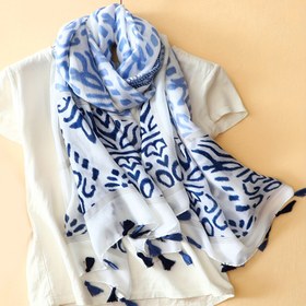 Resim Kadınlar için Etnik Desenli Püskül Saçaklı Eşarp - Sıcaklık ve Stil için Hafif Polyester Çok Fonksiyonlu Şal - Mavi & Beyaz Bohem Tasarım, Günlük Çıkışlar, Seyahat, Sonbahar Kış Moda Aksesuarı, Saç İçin Eşarp, Seyahat Aksesuarı, Sanatsal Desen, Yumuşak Kumaş, Şık Sarma, Seyahat Tutkunları 