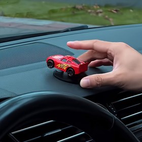 Resim Disney 1 Adet Lightning McQueen Araba Süsü, Yaratıcı Tabanlı Havalı İç Dekorasyon Seti + Araç Gösterge Paneli Dekoratif Öğe, Yönüne Takip Ederek Döner ve Salınır, Eğlenceli Araba Aksesuarı 
