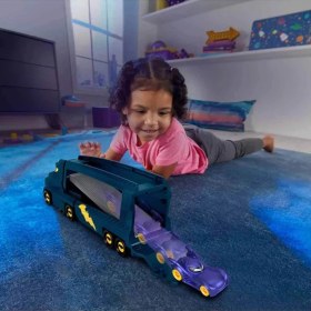 Resim Fisher-Price Batwheels Büyük Tır 34 cm HMX07 Oyuncak Araba Taşıyıcı 3+ Yaş İçin Eğlenceli Oyun 