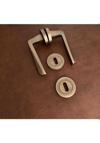 Resim Piramit Mat Antik Sarı Lüx Yuvarlak Rozetli Oda Kapı Kolu 2 Takım 