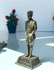 Resim Mustafa Kemal Atatürk Askeri Heykeli 1881-1938 Anı Figürü 