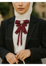 Resim Kadın Fiyonk Broş-bordo. Çiçek Boncuk Detaylı. Fiyonk Broş Kurdele. Boyun Kravat Çok Renkli 