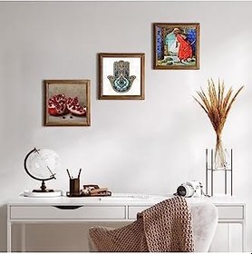 Resim Pinecone Kaplumbağa Terbiyecisi, Nar, Fatma Ana Eli (Hamsa) Taş Duvar Tablosu - Ahşap Çerçeveli Taş Tablo - 25x25 cm - 3 Parça Set - Dekoratif Duvar Sanatı - Modern Ev ve Ofis Duvar Dekoru W3-709 