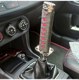 Resim Meridiangoods Universal Car Gear Shift Knob Black And Red Samurai Design Anti Slip Feature Enhanced Grip Easy Installation Includes 6 Hidden Screws 
