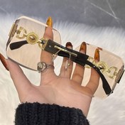 Resim 1 Çift Kadınlar İçin Çerçevesiz Altın Tonlu Metal Detaylı ve Dekoratif Lensli Gözlük - Partiler, Etkinlikler, Günlük Kullanım için Şık Aksesuar, Tan Renkli Detaylı Moda Gözlük Aksesuarı 
