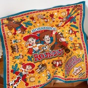 Resim 52.83cm Oyuncak Hikayesi İlhamlı Kare Eşek - Woody & Arkadaşlar Baskı, Yumuşak Hafif Boyun Örtüsü, Rahat Dekoratif Başörtüsü, Güneş Koruma, Çıkışlar İçin Çok Yönlü, Dekoratif Güneş Kremi | Vintage Tarz | Polyester Eşek, Sevimli Eşekler 