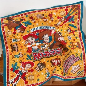 Resim 52.83cm Oyuncak Hikayesi İlhamlı Kare Eşek - Woody & Arkadaşlar Baskı, Yumuşak Hafif Boyun Örtüsü, Rahat Dekoratif Başörtüsü, Güneş Koruma, Çıkışlar İçin Çok Yönlü, Dekoratif Güneş Kremi | Vintage Tarz | Polyester Eşek, Sevimli Eşekler 
