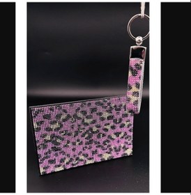 Resim Leopar Pembe Taşlı Ruhsat Ve Anahtarlık 