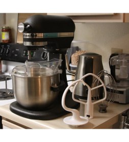 Resim Kitchenaid Pro 450 Serisi 4-1/2-Quart Stand Mixer, Imperial Black 