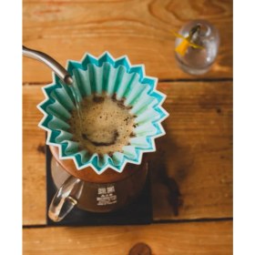 Resim Turkuaz V60 02 Dripper Ahşap Standlı Origami Seramik Kahve Demleme Ekipmanı (Turquoise Blue Ceramic) 