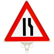 Resim Üstün Üçgen Uyarı Levhası Sağdan Daralan Yol Tek Yön 