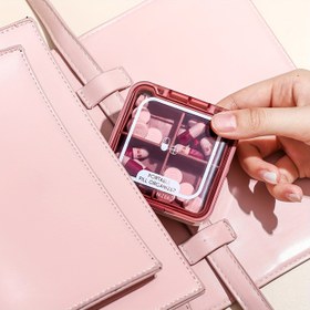 Resim 1 adet Taşınabilir Seyahat İlaç Organizatörü 4 Bölmeli - Günlük İlaç ve Vitaminler için Kompakt, Güvenli Depolama, Cebinizde veya Cüzdanınızda Kolayca Sığar, Hareket Halinde Konfor İçin Pembe Tasarım, Seyahat Hap Kutusu 