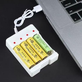 Resim AA, AAA ve Lityum-İyon Piller için Hızlı Şarj Özellikli Kompakt Beyaz Akıllı Pil Şarj Cihazı, 4 Yuva & Kırmızı LED Göstergeler, Kolay Pil Yönetimi için USB Güçlü Taşınabilir Tasarım, Çoklu Pil Tipleri, Düzenli Depolama 