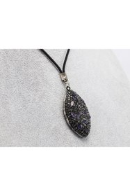 Resim biuti Parlak Siyah Taşlı Mor Doğal Taşlı Araba Dikiz Ayna Süsü, Yeni Araba Hediyesi 