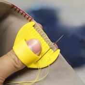 Resim 1 Adet Dayanıklı Plastik Kenar Dikiş Aleti - DIY El İşleri için Kolay Kullanımlı, Başlangıç Seviyesinde ve Yaşlılar İçin Kumaş İşlemeyi Sağlamlaştıran Net Talimatlarla Ergonomik Tasarım, Dikiş Araçları, Yaşlılara Yönelik El İşi Yardımcısı, Pratik Dikiş Aksesuarı, Sağlam Yapı 