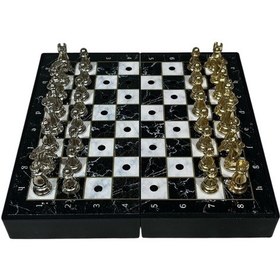 Resim Gifthome Pocket Serisi Küçük Boy Metal Parlak Taş Ve Mermer Desenli Kutulu Klasik Satranç Takımı 13,5 X 13,5 Cm. 