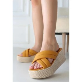 Resim Lux Shoes Dolgu Topuklu Ortopedik Taban Hasır Görünümlü Çapraz Kadın Terlik 