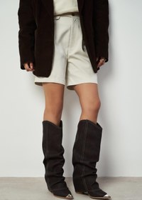 Resim NİŞANTAŞI SHOES Velva Kahve Mat Deri Burun Demir Detay Körüklü Kadın Topuklu Western Çizme 