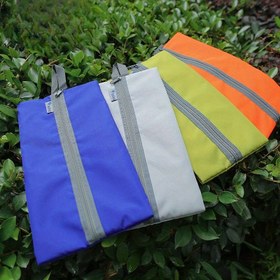 Resim 1 adet Renkli Açık Ayakkabı ve Seyahat Depolama Çantası - Dayanıklı Polyester, Fermuarlı, Taşınabilir, Çoklu Bölümlerle Yürüyüş, Kamp ve Açık Hava Aktiviteleri için, Yürüyüş Ekipmanı | Canlı Depolama | Sağlam Fermuar Kapanışı, Ayakkabı Depolama Organizatörü 