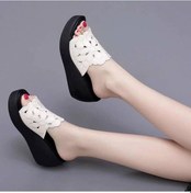 Resim Beyaz Yaz Takozlar Sandalet Kalın Alt Yüksek Topuk Su Geçirmez Içi Boş Çiçekler Platform Terlik Moda Kadın Ayakkabı Topuklu Terlik 