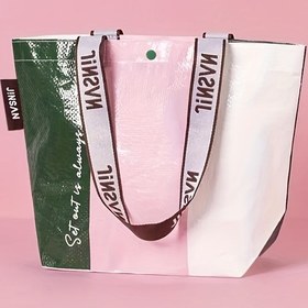 Resim Şık Hafif Alışveriş Çantası Çıtçıtlı Kapatma - Dayanıklı Kalınlaştırılmış PP Malzeme, Yeşil & Pembe Renk Blok Tasarımı, Seyahat, Market Alışverişi ve Ev Düzenlemesi İçin Mükemmel, Seyahat Çantası | Modern Çanta Tasarımı | Güvenli Çıtçıtlı Kapatma, Yeniden Kullanılabilir Alışveriş Çantaları 