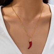 Resim 1 adet Şık Kırmızı ve Yeşil Biber Kolye, Basit Klasik Stil, Çinko Alaşımı, Günlük Giyim ve Partiler için Çok Yönlü, Tüm Sezon Takı Aksesuarı 