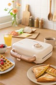 Resim teknotrust Çıkarılabilir plakalı tost ve waffle makinesi, 3 farklı plakayla kullanıma uygun 