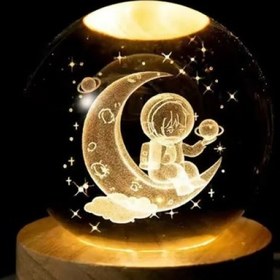 Resim Ay Üstünde Astronot Tasarımlı Ahşap Altlıklı Işıklı Cam Küre 6cm 