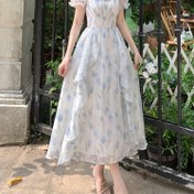 Resim Glossy Jacquard Floral Chiffon Midi Elbise Kadınlar İçin - Romantik Kare Yaka, Kısa Kollu, Beli Sıkıla, Yaz Koleksiyonu, Büyük Beden, Pembe Çiçek Baskısı ile Beyaz Çiçekler ve Yeşil Yapraklar, Bahar Modası, Çiçek Baskılı Elbise 
