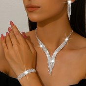 Resim Baler ve Partiler için Mükemmel Aksesuarlar, Bir Kolye, Bir Çift Küpe ve Bir Bilezik İçeren, Rhinestones ile Süslenmiş Şık Gümüş Takı Seti. 