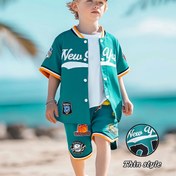 Resim 4-7 yaş arası erkek çocukları için şık bir kısa kollu ceket ve baskılı şort içeren, bahar ve yaz ayları için mükemmel bir erkek çocuk moda setidir. (Sadece set olarak satılır, tişört dahil değildir.) Açık hava aktiviteleri için uygundur. 