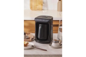 Resim Mutlu Müşteri Hatır Közde Türk Kahvesi ve Türk Kahve Makinesi Shiny Black 5 Fincan Kapasiteli Bol Köpüklü 