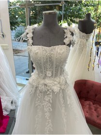 Resim ABAD.HANDMADE 3boyut inci detay işlemeli helen gelinlik ölçülü çalışılabiliyor ürünler sipariş üzeri dikiliyor 