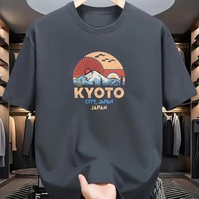 Resim Erkekler için %100 Pamuklu Rahat T-Shirt, Kyoto Japonya Grafikli - "KYOTO CITY JAPAN" Baskısı, Yuvarlak Yaka, Kısa Kollu, Hafif ve Nefes Alabilir Yazlık, Günlük Konforlu Tee|Kültürel Grafik Tee|Rahat Fit Tee 