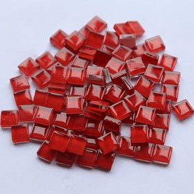Resim 100 Adet Kırmızı Renkli Cam Mozaik Kristal Renkli Mozaik Kupa Mum Tutucu Dekorasyon DIY Malzeme Paketi / Resim Çerçeveleri / Dolap Kapıları / Arka Plan Duvarları / Tezgahlar / Kupa Altlıkları / Takı Kutusu El Yapımı Çeviri Boyutu: 10 * 10 Mm 1.0 * 1.0cm 