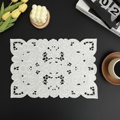 Resim 1 adet/2 adet/4 adet, Beyaz Avrupa Delikli Masa Örtüsü, Zarif Çiçek Nakış İşlemesi, Polyester Malzeme Yıkanabilir ve Tekrar Kullanılabilir, Dikdörtgen Kaymaz Masa Örtüsü, Yemek Masası, Kahve Masası, Kahve Masası Dekorasyonu için Uygun, Noel, Yeni Yıl, Düğün, Şükran Günü ve Diğer Tatil Süsleri ile Mükemmel 