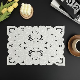 Resim 1 adet/2 adet/4 adet, Beyaz Avrupa Delikli Masa Örtüsü, Zarif Çiçek Nakış İşlemesi, Polyester Malzeme Yıkanabilir ve Tekrar Kullanılabilir, Dikdörtgen Kaymaz Masa Örtüsü, Yemek Masası, Kahve Masası, Kahve Masası Dekorasyonu için Uygun, Noel, Yeni Yıl, Düğün, Şükran Günü ve Diğer Tatil Süsleri ile Mükemmel 