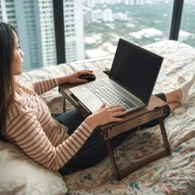Resim Die Grup Katlanır Ayaklı Laptop Çalışma Sehpası 