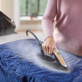 Resim Philips Siyah Renkli Hız Modlu Otomatik Buhar Destekli Kazanlı Ütü, 170 G/dk Sürekli Buhar, Steam Glide Plus Taban, Kompakt Tasarım ve Günlük Kullanımda Kolay Temizlik 