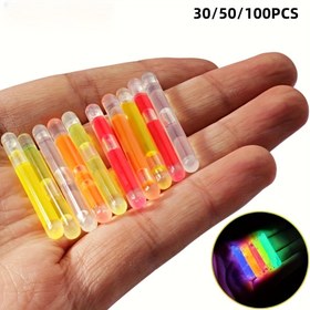 Resim Balık tutmak için kullanılan 30/50/100 adet parlayan çubuklar gece görünürlüğünü ve yakalama oranını artırır, dayanıklı PE malzeme, balıkçılık için gerekli aksesuarlar 