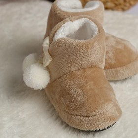 Resim BOUIS Kız Çocuk Bej Peluş Ponponlu Yumuşak Panduf Kaydırmaz Taban Kışlık Ev Kreş Okul Ayakkabısı 