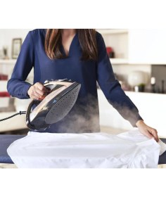 Resim Tefal Durilium Airglide Ultimate Pure Kireç Avcısı Micro-Calc Filtre Buharlı Ütü 3200W 