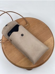 Resim MAT Deri Kadın Minimal Telefon Çantası Askılı Bej Natürel Hakiki Deri İki Bölmeli Yürüyüş Çantası 