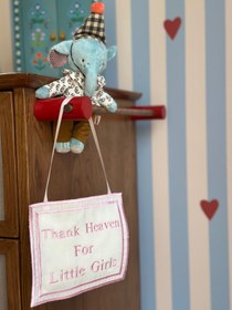 Resim Thank Heaven For Little Girls | Kız Bebek Nakışlı Kapı Askısı Yastığı - İndigo Mavi 