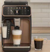 Resim Philips 5500SERİ Tam Otomatik Espresso Makinesi, 20 Sıcak ve Soğuk İçecek Espresso, sütlü latte, cappuccino 