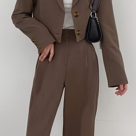 Resim Kadınlar için hafif, düz renkli, günlük kullanıma uygun iki parçalı takım - Düğme detaylı, uzun kollu blazer ve geniş paça pantolon, tüm mevsimler için şık ofis ve günlük kıyafetler, çok yönlü moda, modern moda, yapılandırılmış tasarım 