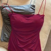 Resim 2 adet Kadınların Zarif V-Neck Halter Üstleri, Dahili Pedler, Büzgülü Askılar ve Sırtı Açık Tasarım - Tüm Mevsimler için Çok Yönlü Katmanlı Üstler, Plaj, Rahat Gezintiler, Plaj Giyim Temelleri, Pürüzsüz Dokulu 