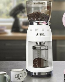 Resim Smeg 50's Style Beyaz Kahve Öğütme Makinesi 