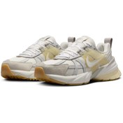 Resim Nike V2K Run Kadın Sneaker Ayakkabı (Dar Kalıp 1 Beden Büyük Almanızı Öneriyoruz) 