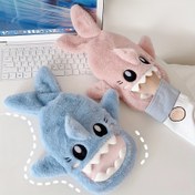 Resim Sevimli Köpek Balığı Pluş Su Şişesi, Taşınabilir Kauçuk Isı Tutma El Isıtıcı, Çıkarılabilir ve Yıkanabilir Kılıf, Şarj Edilmeyen Isı Terapisi - 1 Adet 